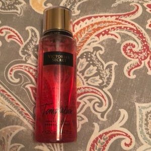 ***SOLD*** EUC Victoria Secret body spray.